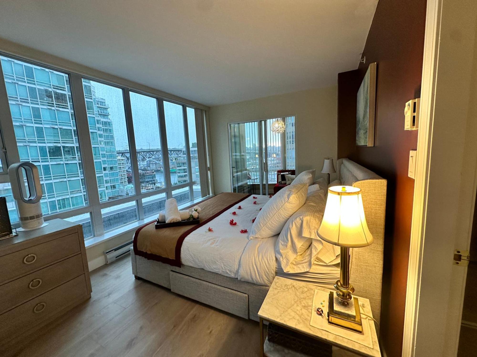 Penthouses Of Beach Ave Vancouver Dış mekan fotoğraf